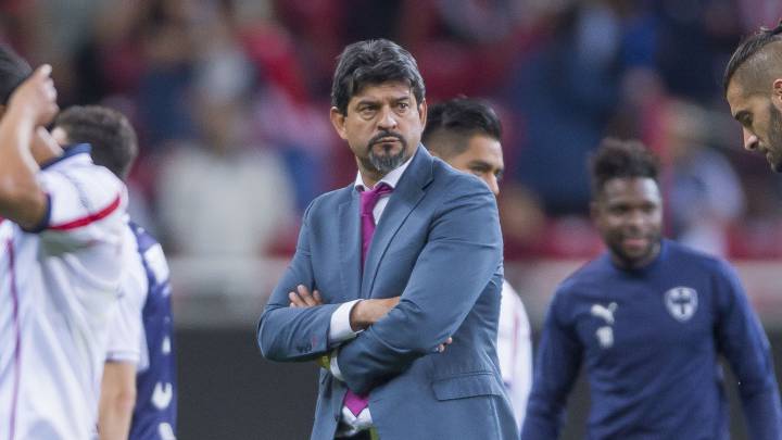 Chivas dice estar “a muerte” con Cardozo