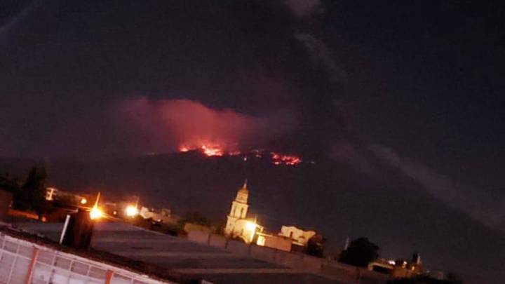 Aspecto de la explosión del volcán Popocatépetl.