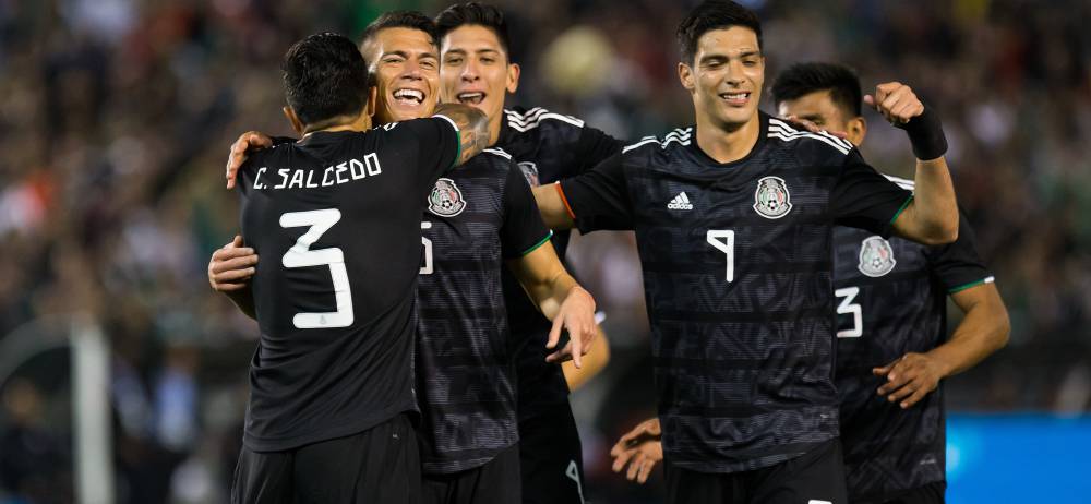 México ganó 3-1 a Chile con goles de Lozano, Moreno y Jiménez en San Diego
