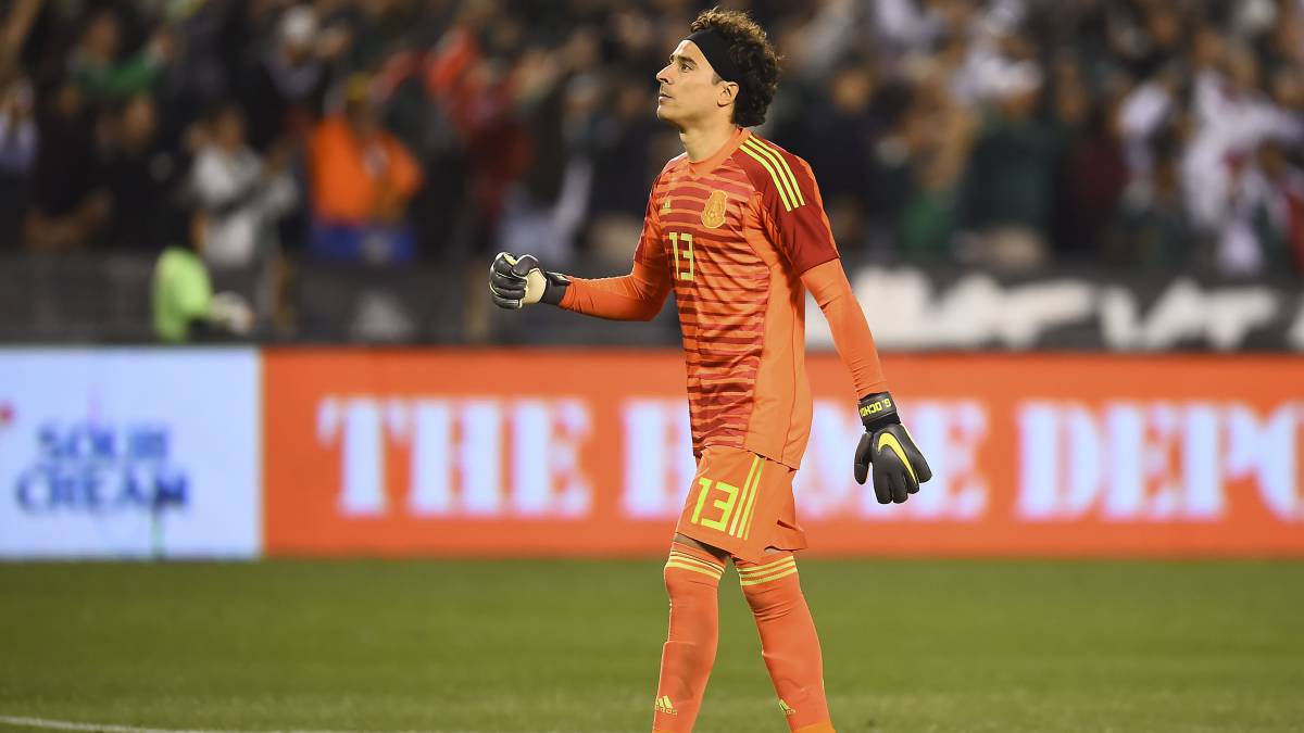 Marchesín reconoce a Ochoa como el mejor portero de México
