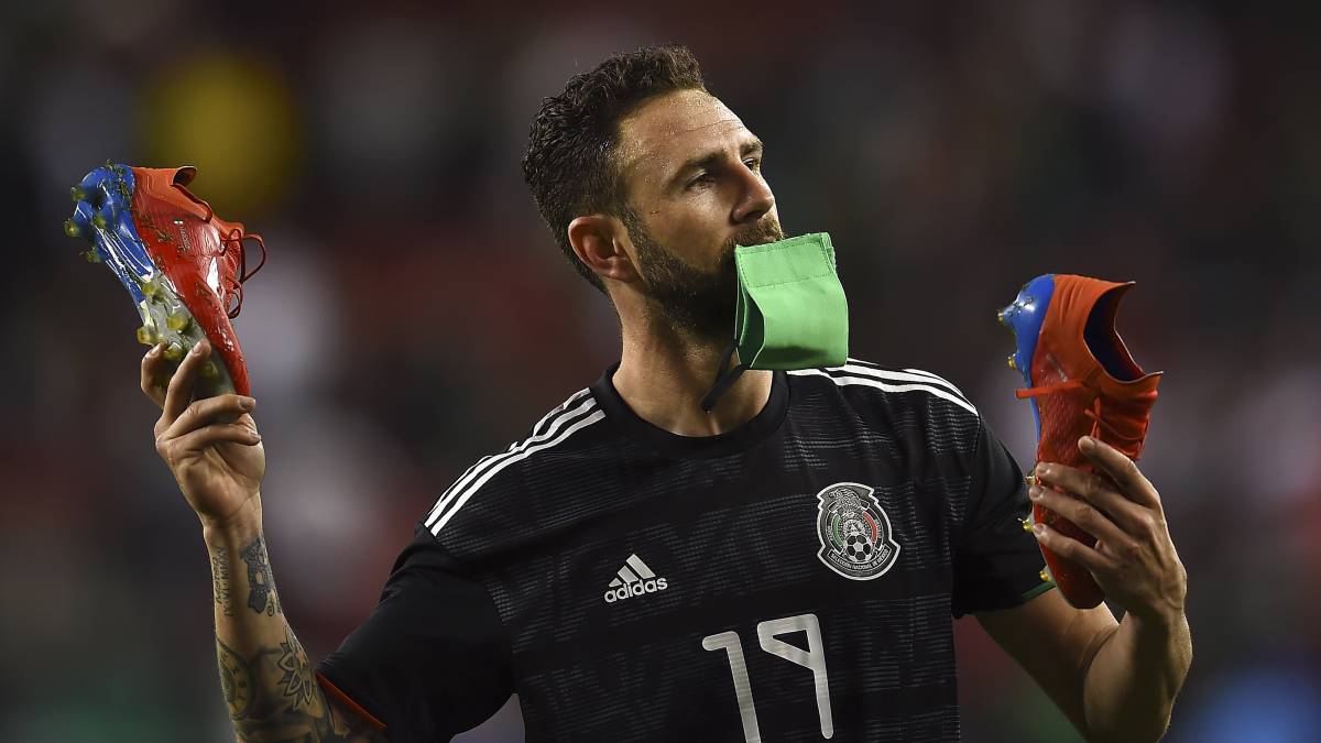 Miguel Layún explica el motivo de los empujones: “Pudo lesionar a Gallito”