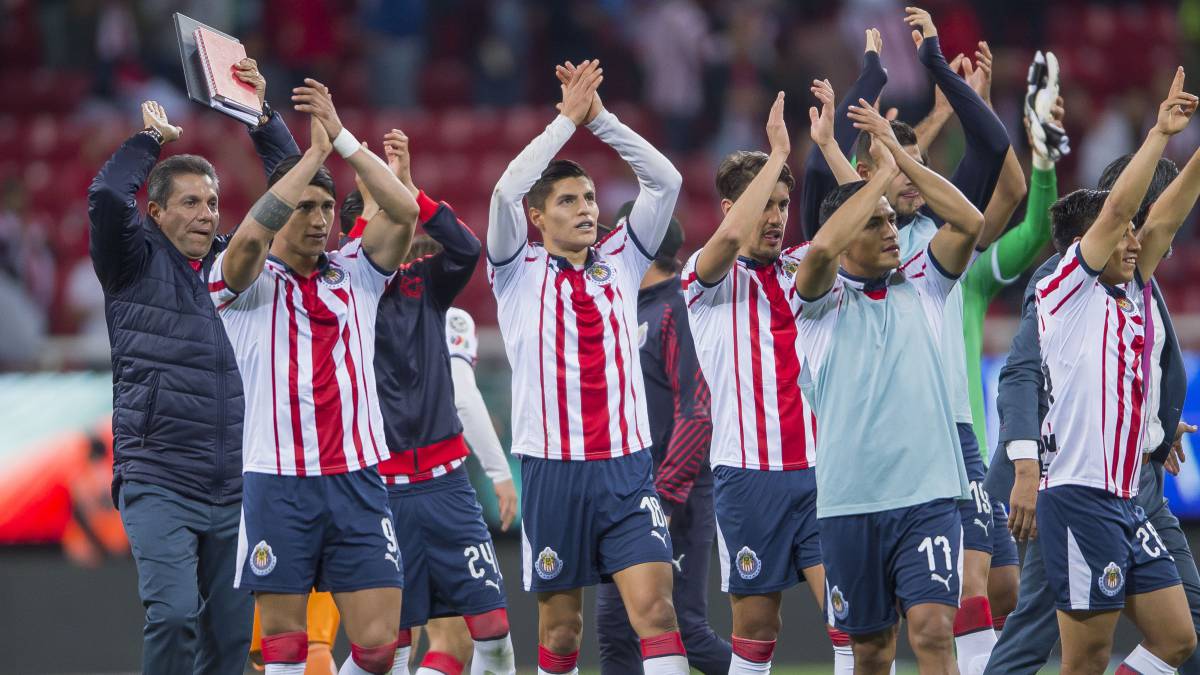 Hiram Mier asegura que Chivas está a muerte con Cardozo