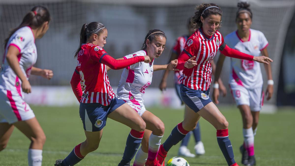 Derrota en casa complica el panorama a Chivas femenil