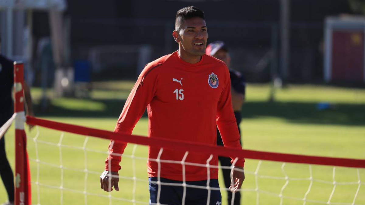 Tony Alfaro, primer no formado en México que juega con Chivas