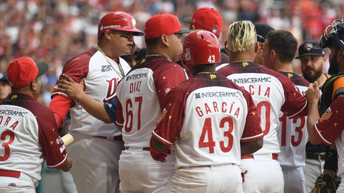 Casi llegan a los golpes Diablos Rojos y Tigres