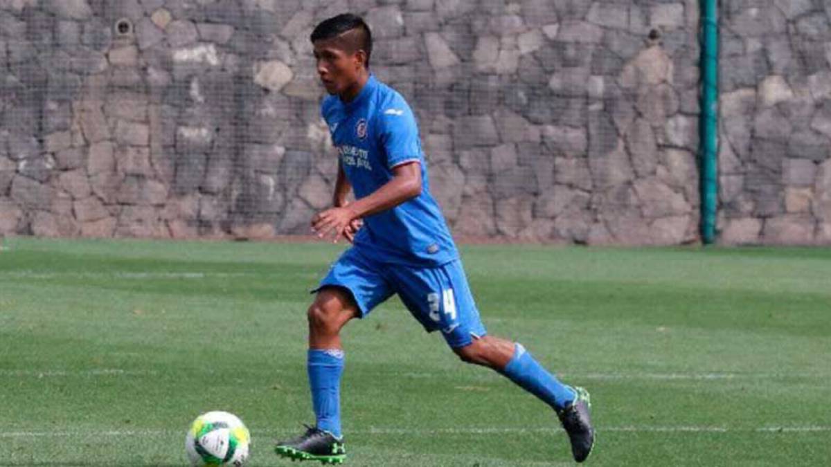 Jorge García durante un partido en La Noria.
