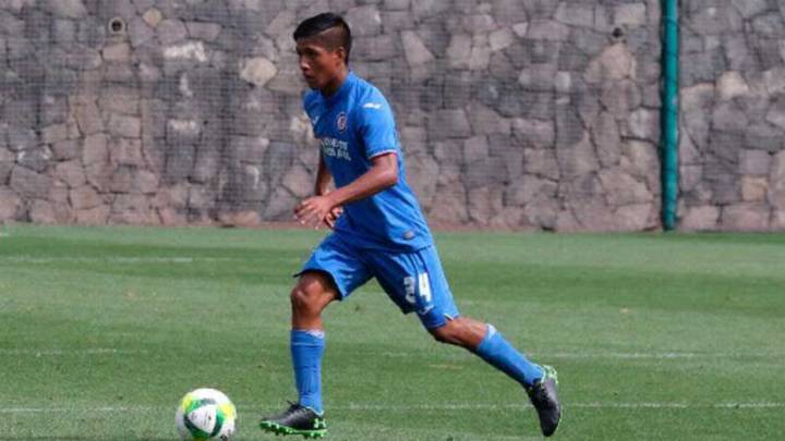 Jorge García durante un partido en La Noria.