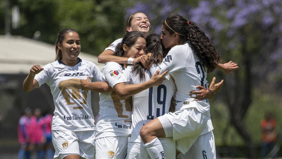 Pumas golea al Cruz Azul y sueña con la Liguilla