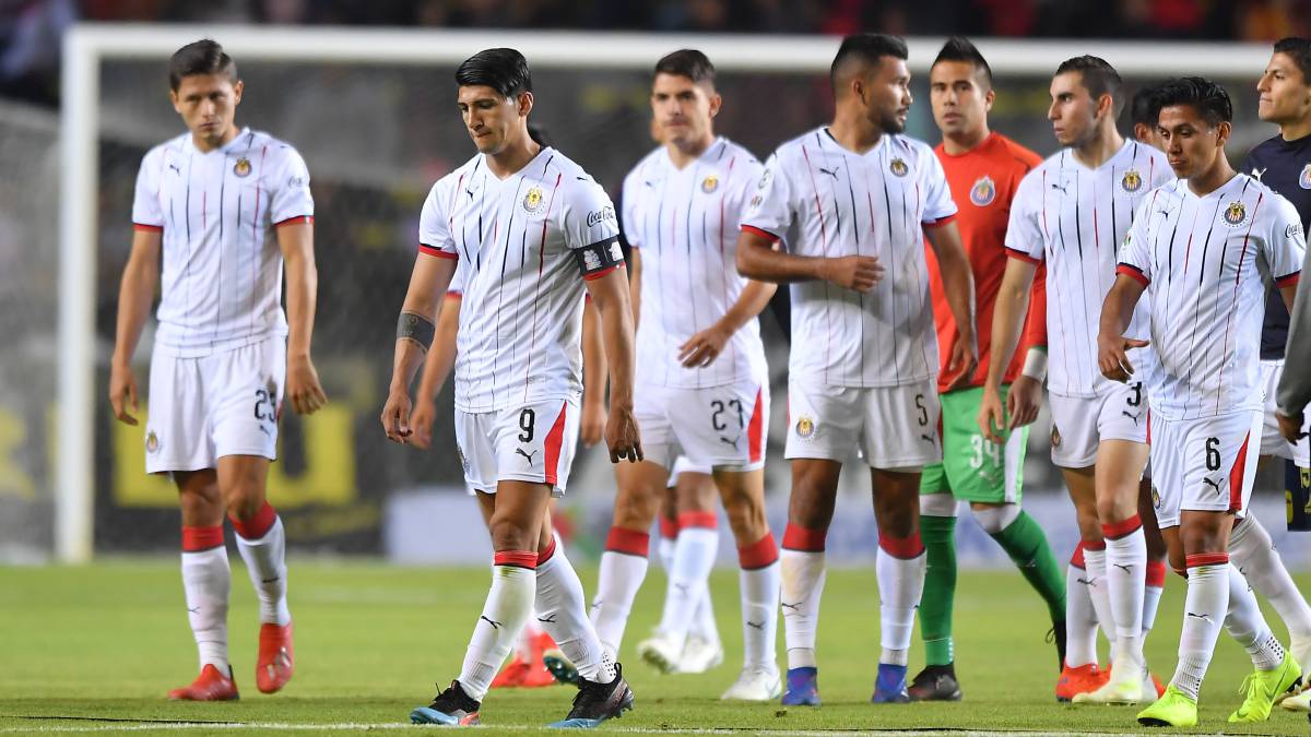 Chivas estudia bajas y no habrá intocables