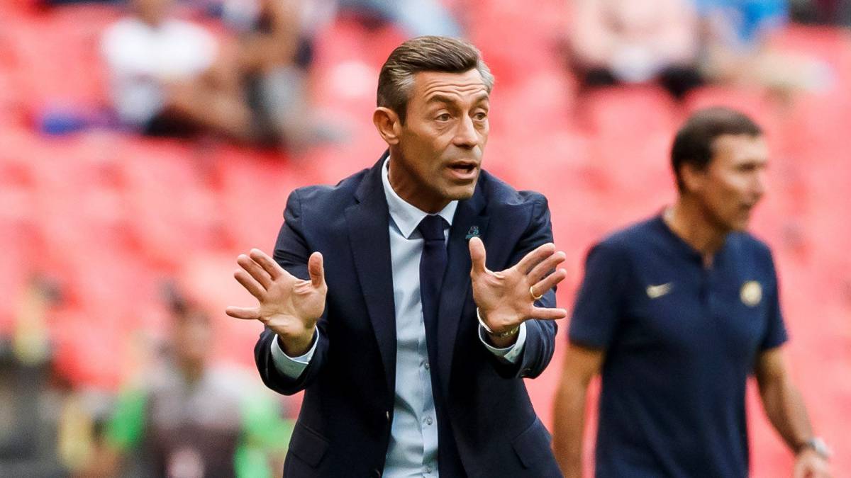 Pedro Caixinha fue operado con éxito de una hernia