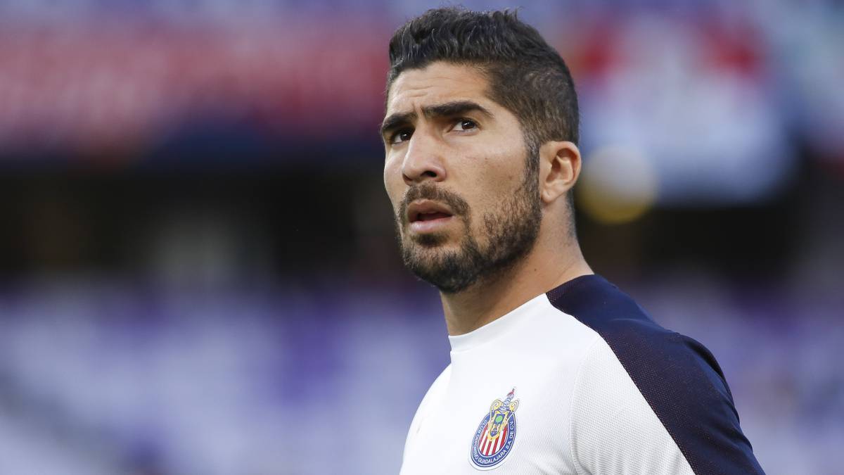 Jair Pereira, Chivas