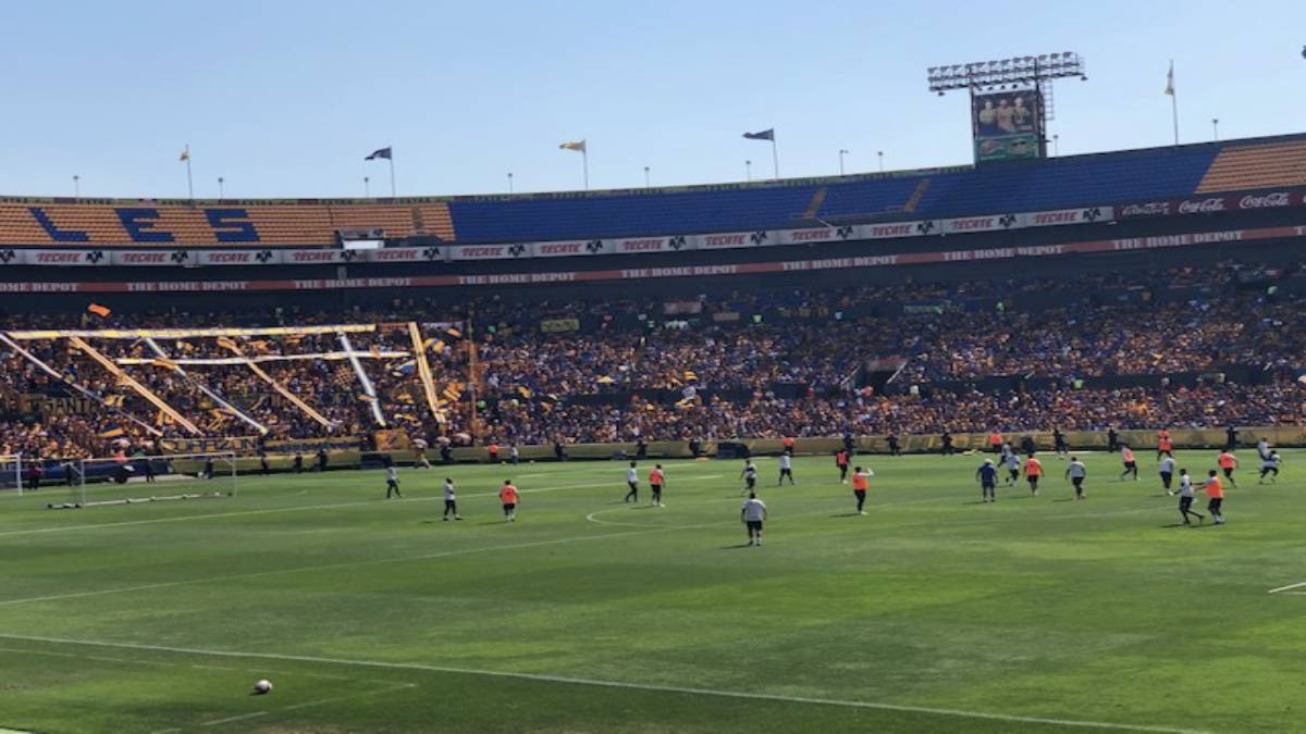 Tigres entrena con el apoyo de 27 mil aficionados en el 'Volcan'