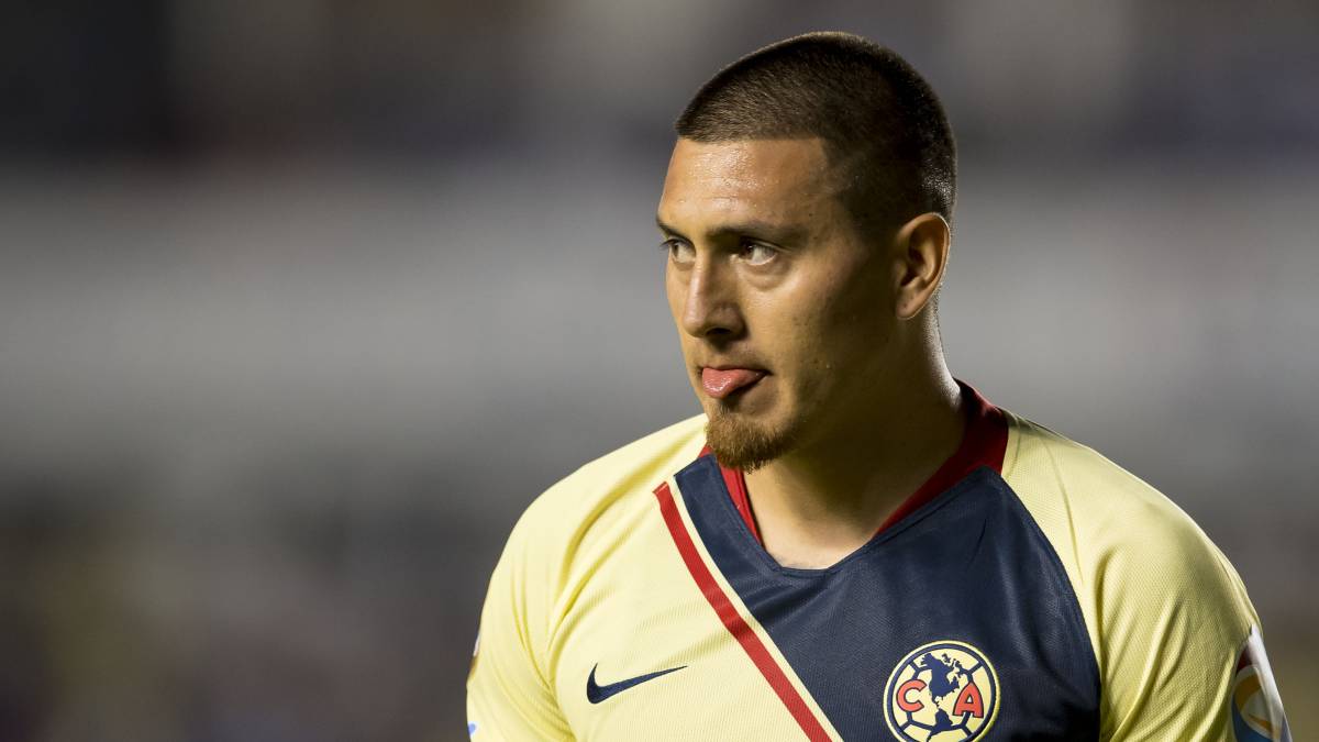 Aficionados critican a Nicolás Castillo en redes
