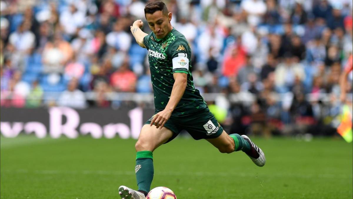 Guardado fue de los mejores de la cancha en la victoria del Betis