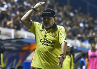 Maradona fue retenido en Argentina por pleito con su ex