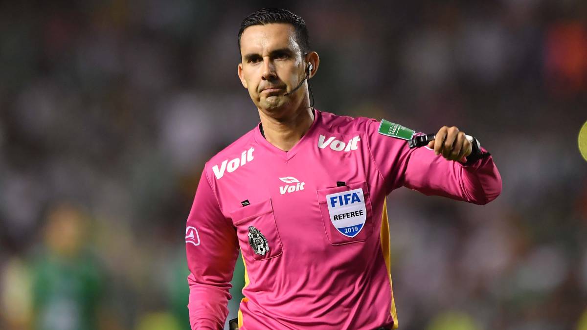 Un árbitro mexicano repetirá en tres finales de Liga MX después de 19 años