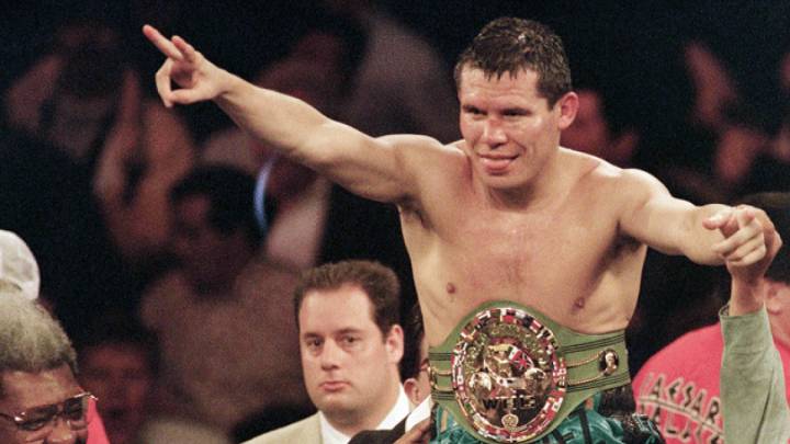 Julio César Chávez tras ganar pelea de box