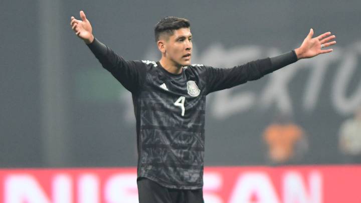 Edson Álvarez en acción durante el partido amistoso entre México y Venezuela.