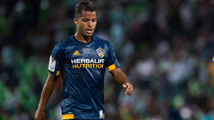 Giovani Dos Santos durante un partido con Los Angeles Galaxy.