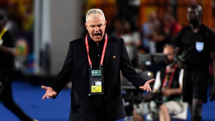 Javier Aguirre defiende a Salah tras críticas en Egipto