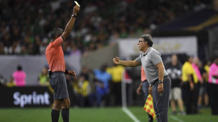 Martino tiene doble amarilla y no estará en el siguiente partido