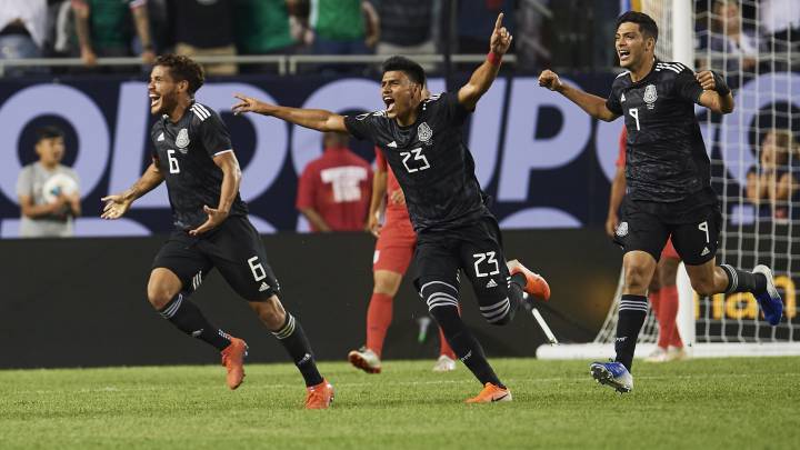Jonathan dos Santos celebra el gol del campeonato de la Copa Oro 2019.