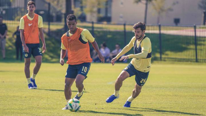 Giovani dos Santos jugaría como futbolista formado en México