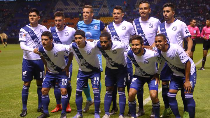 Equipo del Puebla previo al partido de la J11 del Clausura 2019, ante Pumas.