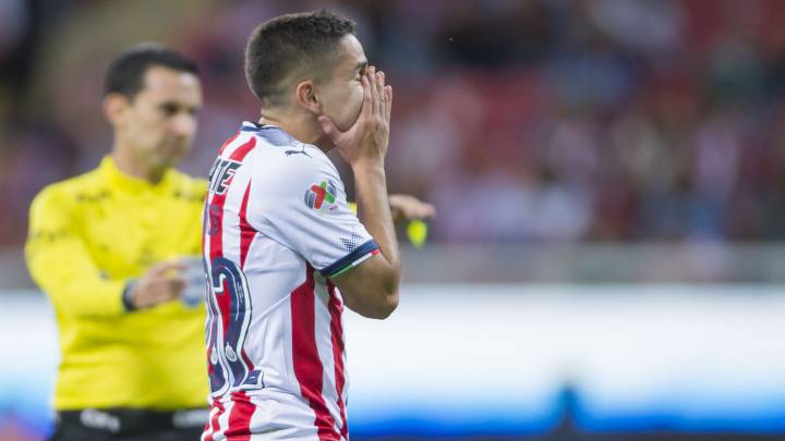 Chivas manda a Edson Torres y otros seis rojiblancos a España