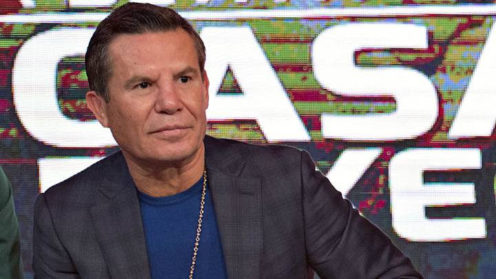 El legendario peleador mexicano recibió innumerables halagos en este día especial y decidió celebrar como pocos: realizando ejercicio sin parar