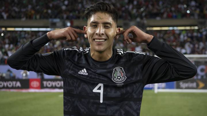 Director deportivo de Ajax halaga a Edson Álvarez