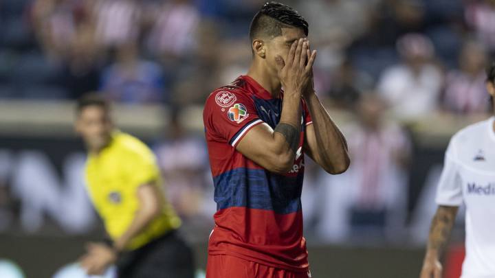 Alan Pulido seguirá cobrando penales con 'brinquito'