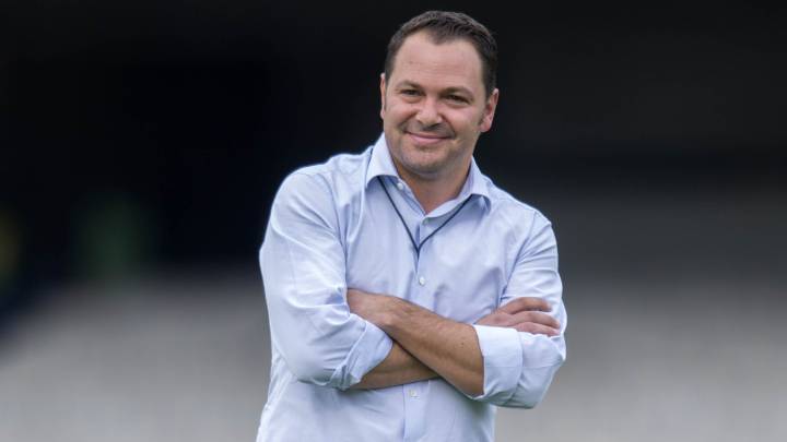 Santiago Baños: 'Prefiero ver a Chivas abajo que arriba'