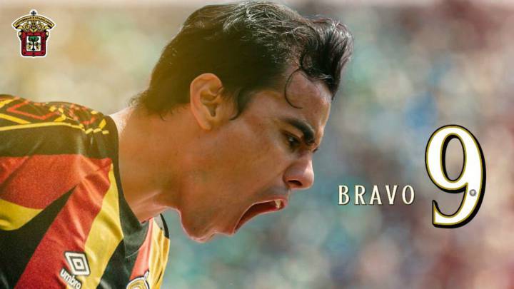 Omar Bravo vuelve del retiro con Leones Negros