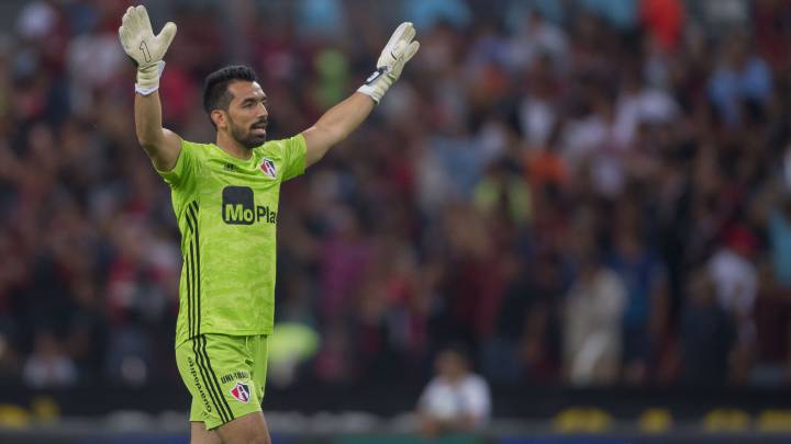Edgar Hernández no baja los brazos con Atlas