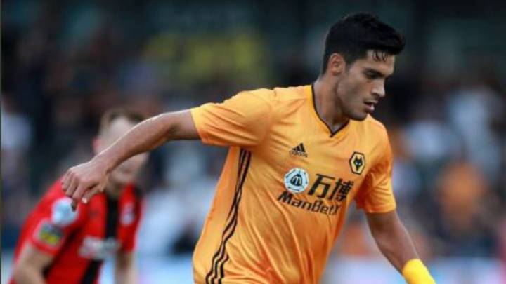 Raúl Jiménez suma 4 goles en la Europa League