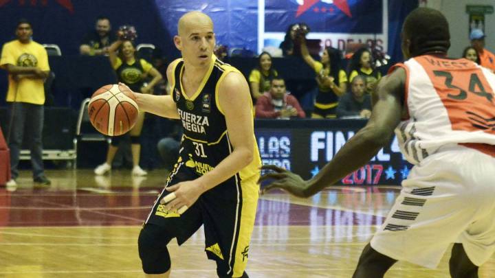 Fuerza Regia de Monterrey, campeón de la LNBP, contrata a Carlos Rivera