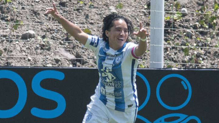 Mónica Ocampo celebra un gol con las Tuzas.