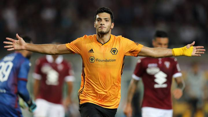 Raúl Jiménez anotó su quinto gol en la presente Europa League
