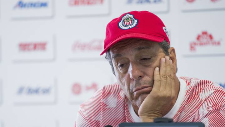 Tomás Boy, 'muy molesto' por pasividad de Chivas