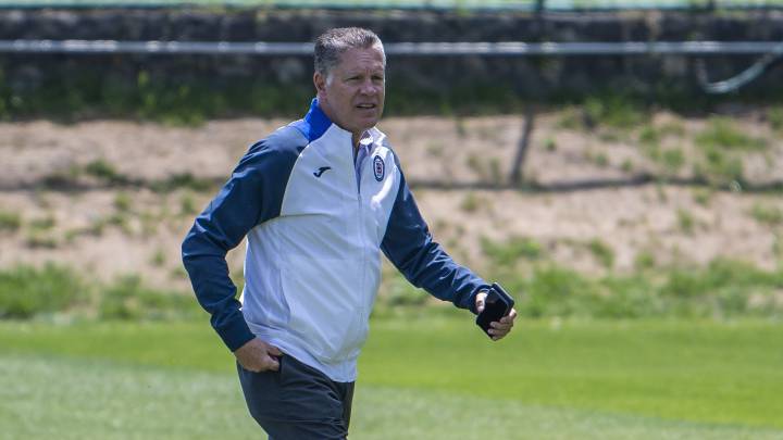 Fox Sports: Si Antonio Mohamed no llega a Cruz Azul, podría salir Ricardo Peláez