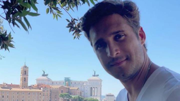 Diego Boneta se comió un cangrejo vivo en Chile