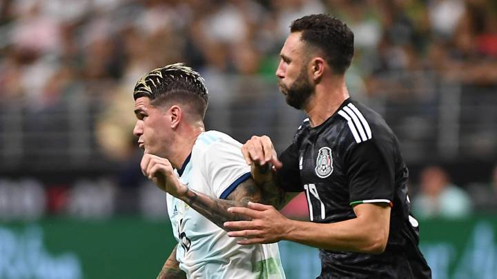 La mano de Marcos Rojo que no fue señalada como penal para México