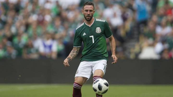 Miguel Layún durante un partido con la Selección Mexicana.