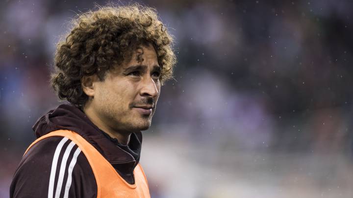 Ochoa, cerca de ser el portero más goleado del Tri