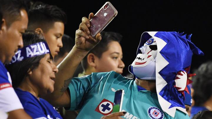 Aficionados de Cruz Azul durante la final de la Leagues Cup en Las Vegas.