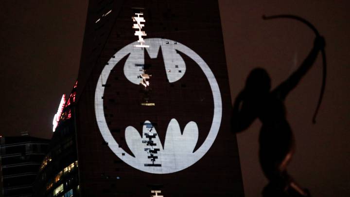 Batman Day: Así se vivió la Batiseñal en la Ciudad de México