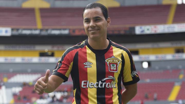 Tres años después, Omar Bravo volvió a marcar en México