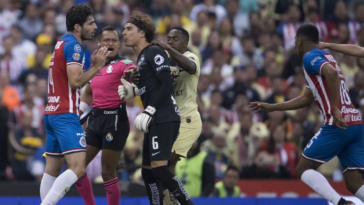 Ochoa podría ser suspendido seis juegos si se confirma escupitajo
