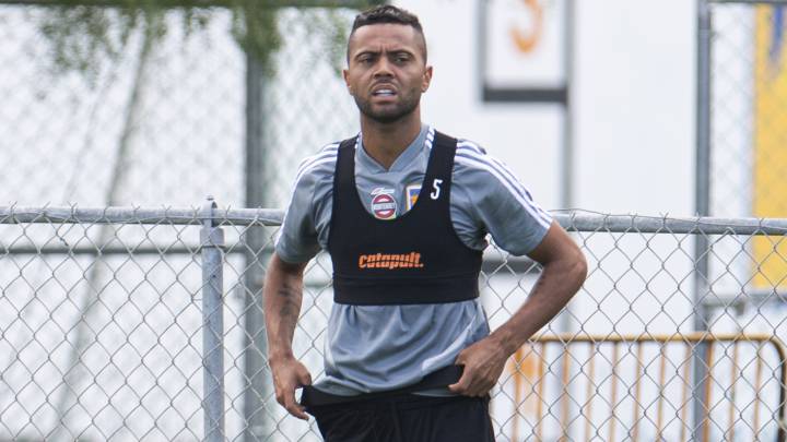 Rafael Carioca durante un entrenamiento con Tigres.